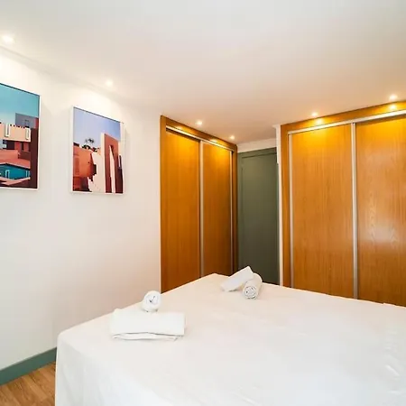 Stylish Seaview With Pool Access