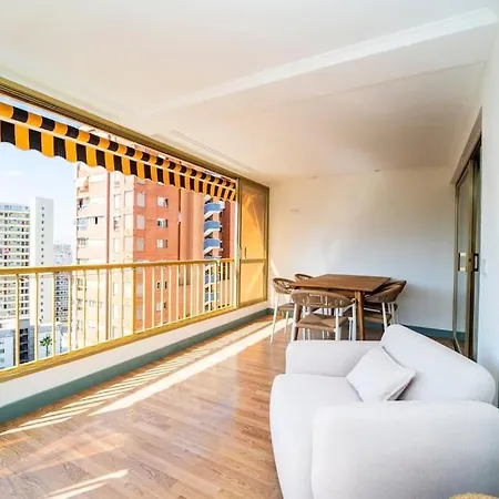 Stylish Seaview With Pool Access