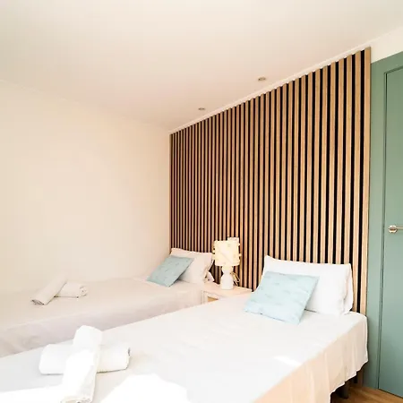 Apartment Stylish Seaview With Pool Access