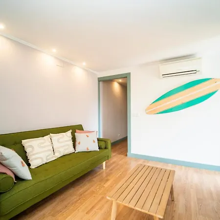 Stylish Seaview With Pool Access