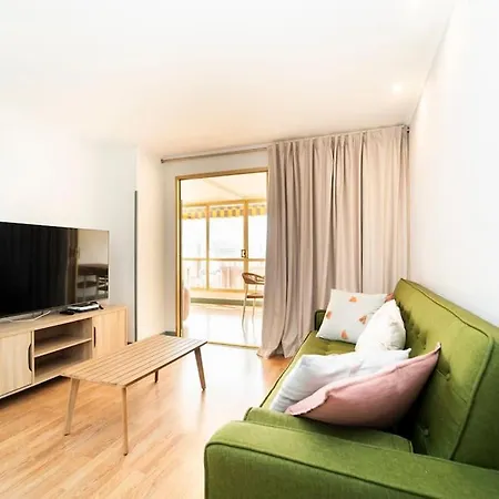 Апартаменты Stylish Seaview With Pool Access Бенидорм