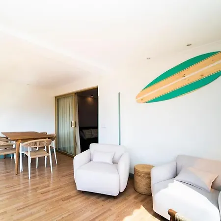 Stylish Seaview With Pool Access Бенидорм